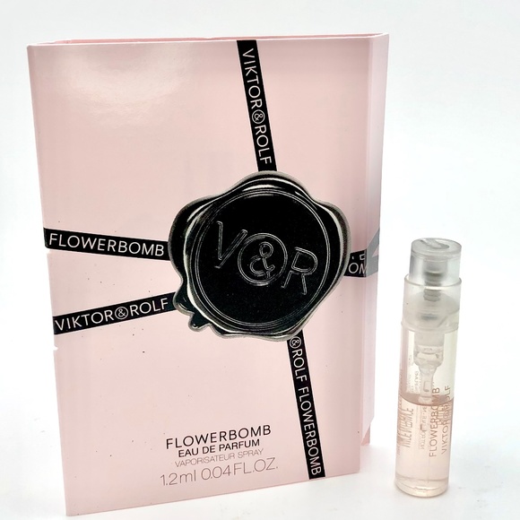❤️ 4 for $25 Viktor & Rolf FLOWERBOMB Mini Travel Vial New On Card - Picture 1 of 1